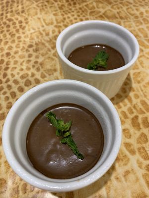 Mousse de chocolate y plátano  at La Mandragora in Valencia