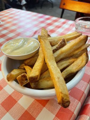 Fries: ask in advance for vegan mayonnaise!   at Van Beeren in Amsterdam