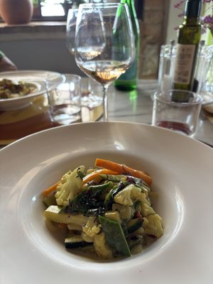 Summer Veg Curry Noodsles  at Dulcisinfundo in San Gimignano