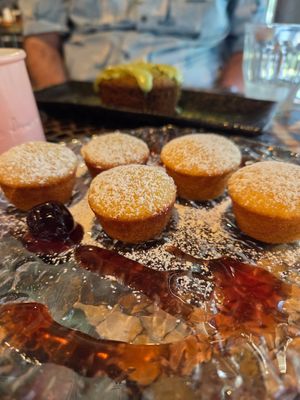 Bon Bin cakes at Coquelicot Gallery and Cafe in Palatine