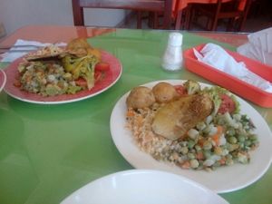 Plato principal almuerzo 4/2017 at Trigo y Miel in San Gil