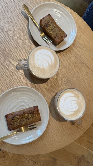 Fondant pur pistache et cappuccino   at LAZULI in Forcalquier