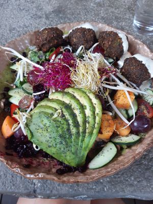 avocado bowl with falafel at Honest Greens - Pedralbes Centre in Barcelona
