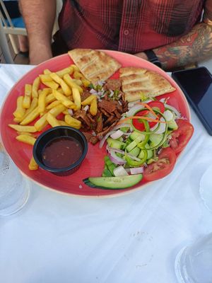 Vegan gyros at Pandesia in Zakynthos