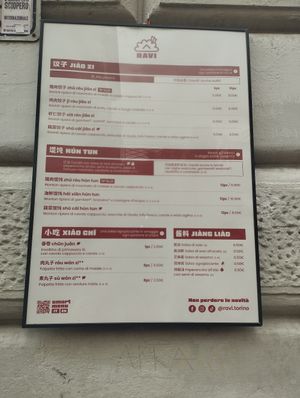 Vegan items are marked with a plant symbol at RAVI  in Turin