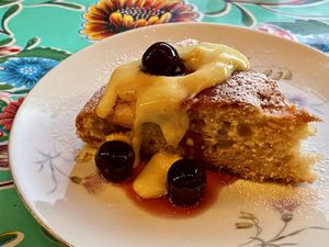 Renette apple pie with custard and sour cherries in syrup  at La Cena di Pitagora in Ponte Nizza