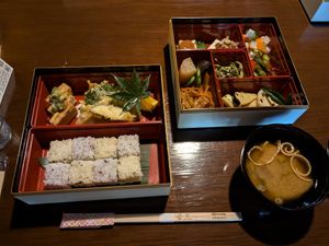 Mittagessen at Traditional Japanese House NAKAMURA - 古民家なかむら  in Fujikawaguchiko
