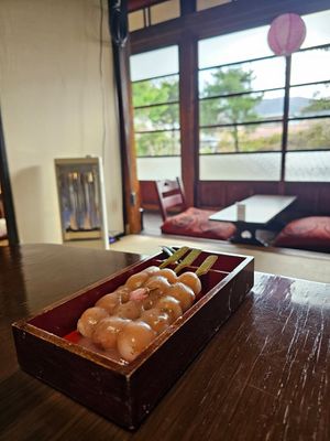 Sakura dango! at Traditional Japanese House NAKAMURA - 古民家なかむら  in Fujikawaguchiko