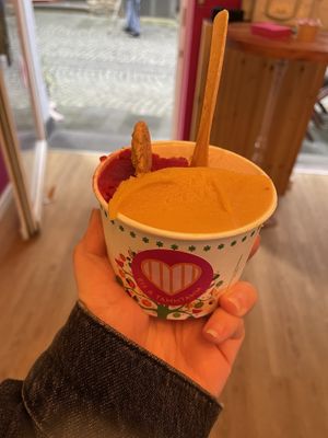 Lottes fruits, chilli Mango and hazelnut in medium cup  at Tante Lotte - Eis & Tamtam in Koblenz