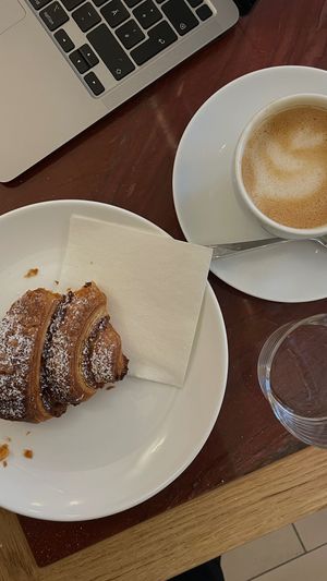 nusscroissant war bombastisch😍😍😍 at Moriz - Zuckerbäckerei & Manufaktur in Vienna