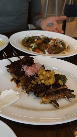 ABSOLUTAMENTE INCREIBLE🤍 Puedo decir que son las mejores setas que he comido, demasiado delicioso, amé el contraste de sabores con la piña, la presentación un 10/10  at Holy Carrot in West London