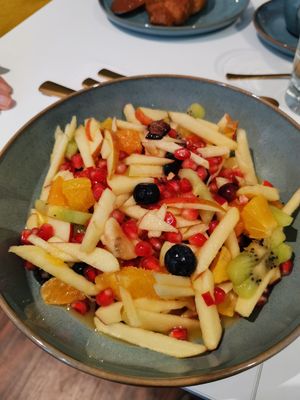 Frischer Obstsalat at Sannie in Ratingen