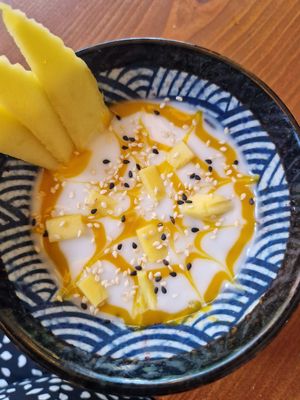 Black rice with coconut milk and mango  at Pho 39 in Berlin