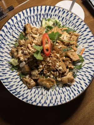 Lauwarmer Nudelsalat mit Gemüse  at Pho 39 in Berlin