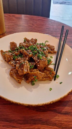 Día 1ro de Orange "Chicken" 🍊🍗🌱🙌🏻 at Vegan Ramen Mei - Roma in Mexico City
