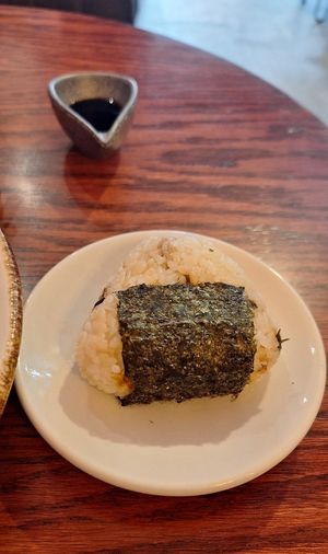 Un Onigiri para acompañar 👌🏻 at Vegan Ramen Mei - Roma in Mexico City