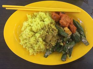 Rice with sides at Kwan Inn Vegetarian 观音斋 - Chinatown in Central Singapore