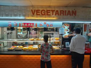 Shop front. at Kwan Inn Vegetarian 观音斋 - Chinatown in Central Singapore
