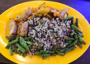 Olive fried rice with dishes, very delicious, recommendef at Kwan Inn Vegetarian 观音斋 - Chinatown in Central Singapore