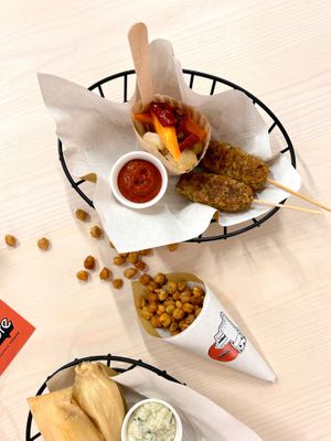 SPIEDO GONZALES - skewer of legumes and aromatic herbs
+ PICKLED VEGETABLE + homamade ketchup at Hambre Street Food in Verona