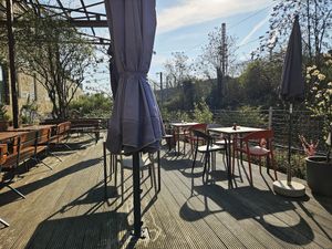 Sunny terrace at Bulle Bistro im Glas Lennarz in Dusseldorf