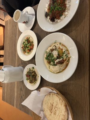 Verlängerter, Ratatouille Hummus, Bean stew, Pita Brot, Mediterraner Salat  at The Hummus Workshop in Vienna