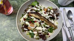 Brotsalat mit Bohnen, Sellerie und Granatapfel   at Motto Brot in Vienna