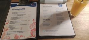 Saisonkarte und Ausschnitt der normalen Karte mit Vegan Hinweis at POTTkantine in Luedinghausen