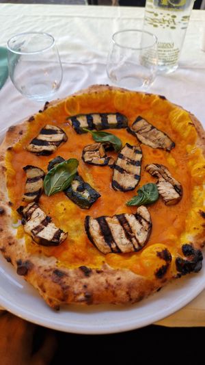 Pizza vegetariana (che in realtà è vegana) at CN45 in Procida