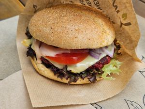 Red Liner burger at Liners Food in Hannover