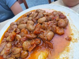 Judiones blancos al horno at Taverna Stomio in Crete