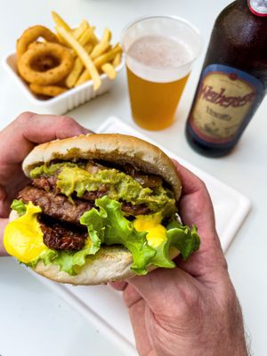 Vegan Beyond meat burger at Fausto Pizza in Bellaria-igea Marina