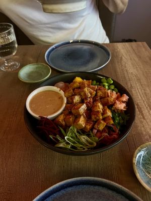 Pokémon bowl with sesame sauce   at Mimami Kalmar in Kalmar