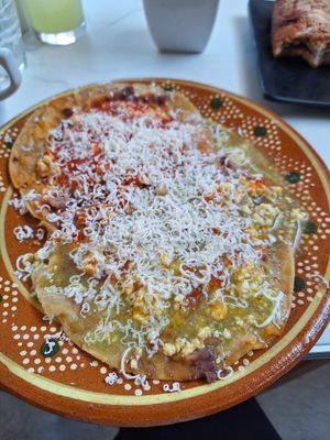 Tofu al estilo divorciado, con quesito vegano at Corazón de Concha in San Andres Cholula