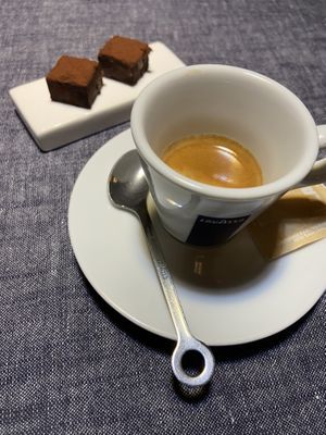 Caffè e cioccolatino crudista   at Soul Kitchen - Creatività Vegetale in Turin