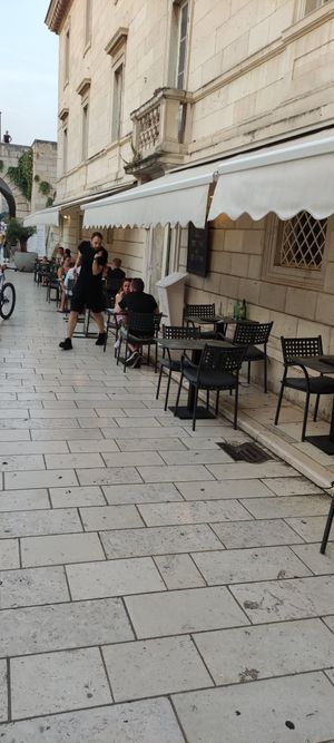 Outdoor seating at At Bangkok in Zadar
