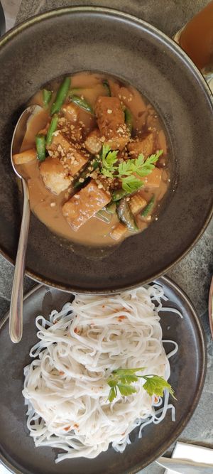 Peanut sauce stir fry at At Bangkok in Zadar