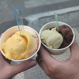 Melon, mango, pistachio, dark chocolate at M'kanda in Shkoder