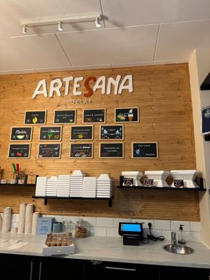 Flavours (I think they will vary depending on the season) at ArteSana Gelat in Valencia