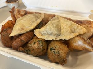 Our go-to Saturday breakfast (with extra samosa…)  at Findo FOODZ in New Farm