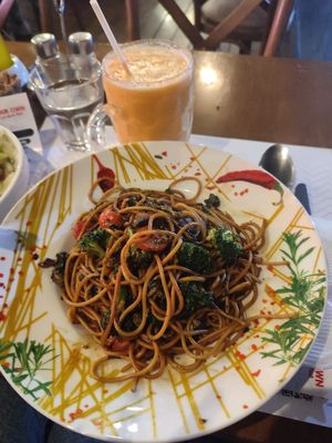 The noodle option with Soy sauce and vegetables    at 116 Créperie & Salade Bar in Agadir