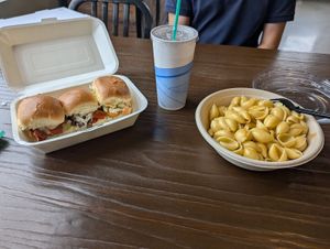 Sliders and Mac and cheese at Bloom Kitchen & Co in Oxford