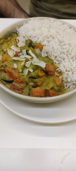 Curry de verduras y arroz basmati at La Capella in Sabadell