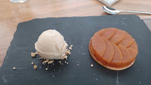 Tarta tatin at La Capella in Sabadell