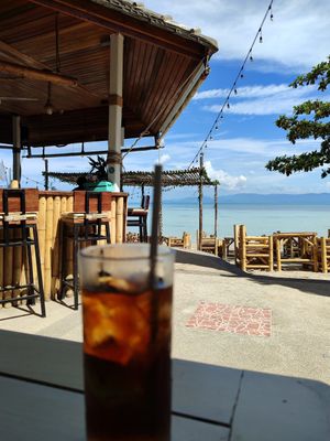 Ron cola at Tiki Beach in Koh Phangan