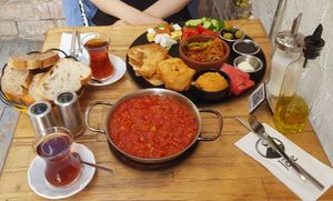 Vegan breakfast and menen without egg at Cafe Jêle in Istanbul