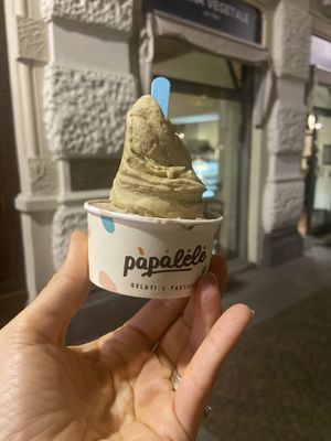Pistacchio salato e nocciola con croccante al gianduia   at Papalele - Quadrilatero in Turin