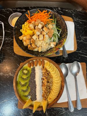 This restaurant was well priced for vegetarian/vegan food in the area. The only thing I would say is that the bowls didn’t include as many veggies as I would have liked in a bowl at Grains Plant-based Cafe in Puerto Princesa