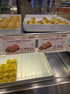  at Karaköy Güllüoğlu - Yönetim Binası in Istanbul