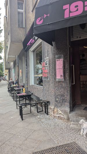  at 19:77 - VEGAN:DINER+BAR, Home of RAMONES MUSEUM in Berlin